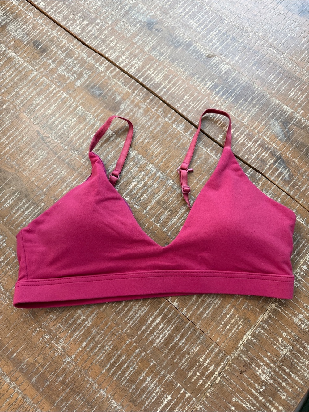 Wireless V-Neck Bralette in Raspberry Pink